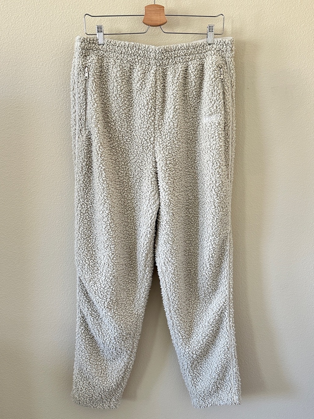 SKIMS Taupe Teddy Bear Fleece Joggers Size L